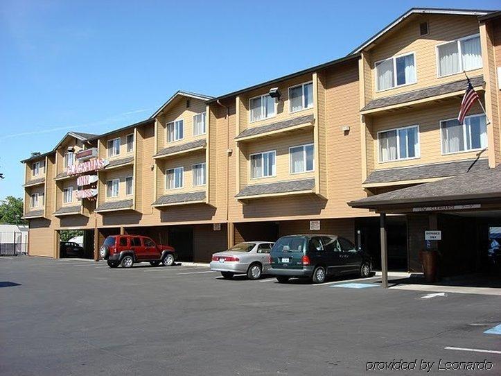 Clackamas Inn And Suites Exterior foto