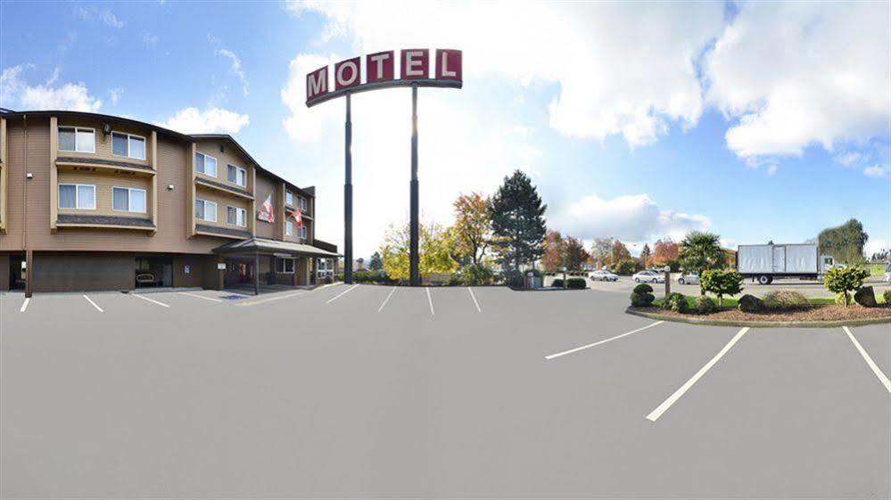 Clackamas Inn And Suites Exterior foto